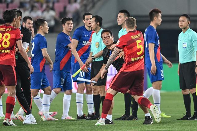 锡安33分鹈鹕负骑士止4连胜 掘金送热火4连败